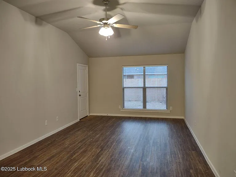 2121 N Jayton Ave #A — Photo 6