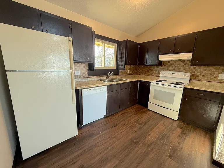 Portage Village Apartments — Photo 32