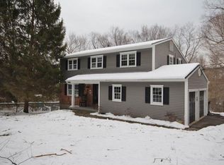 11 Meadowlark Dr, Carmel, NY 10512