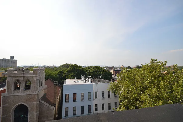 Rented by Sam Tabak | media 26