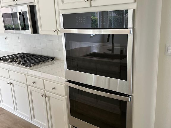 5th image of 2643 Capella Way