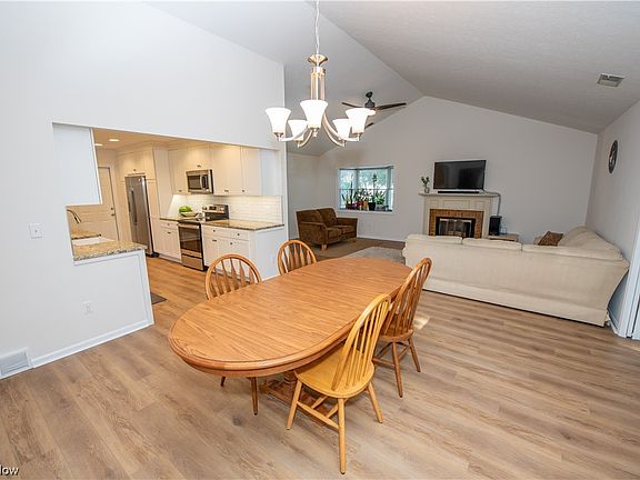 5th image of 895 Briarcliff Ct