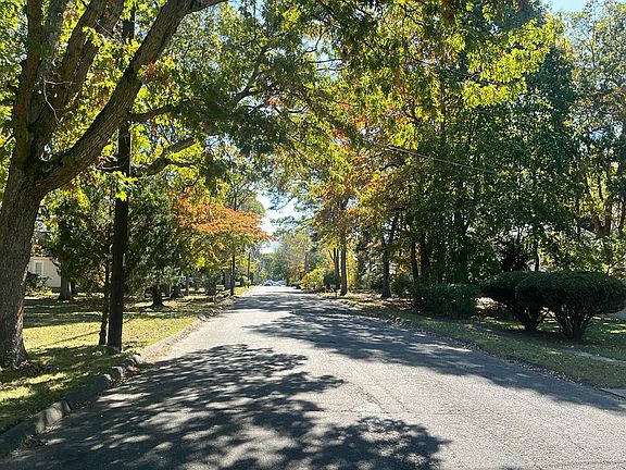 5th image of 36 Fifty Acre Rd S