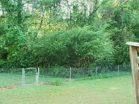 5th image of 615 Knepp Cir