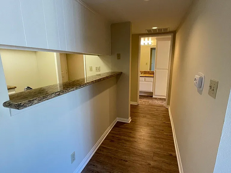 Hallway/Bartop Area