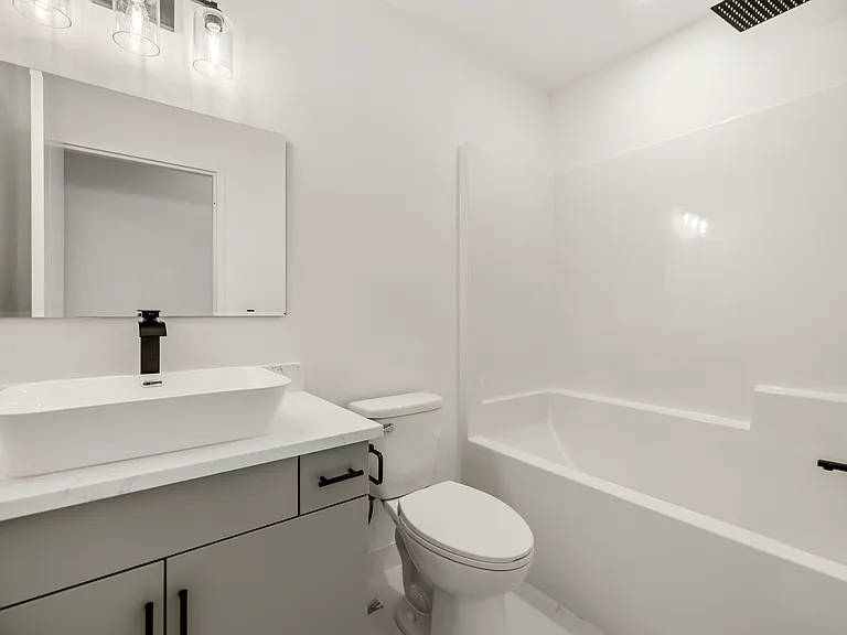 11 Merkel Manza Blvd — Photo 45