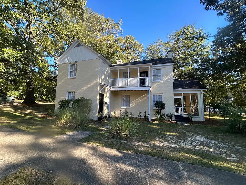 200 S Harden St
