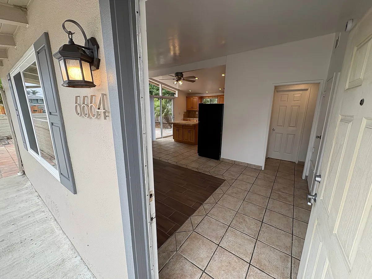 Building Photo - 6664 Pasado Rd