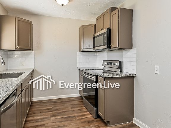 3rd image of 7421 Plover Cir
