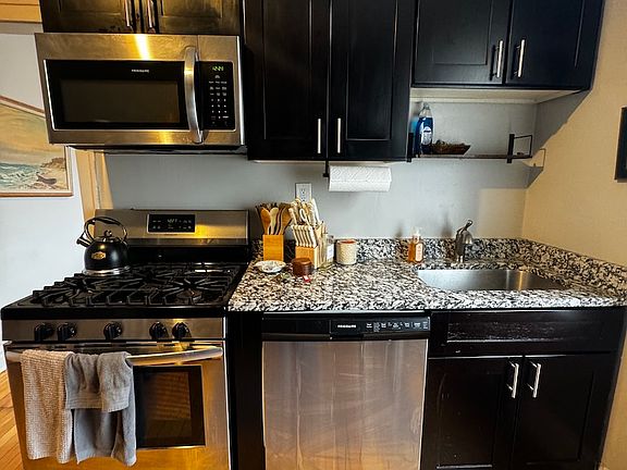 5th image of 2912 N Albany Ave APT 2W