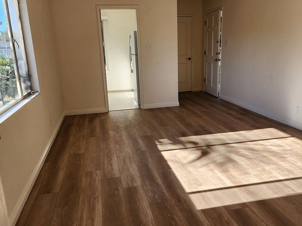 1st image of 3056 Luna Dr