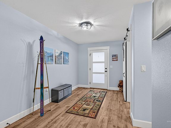 3rd image of 3203 Parkridge Way