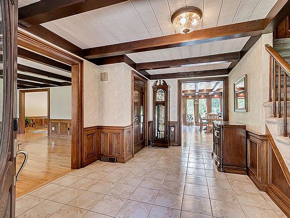 4th image of 9 King Arthurs Ct