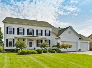 8 Forest View Dr, Hawthorn Woods, IL 60047