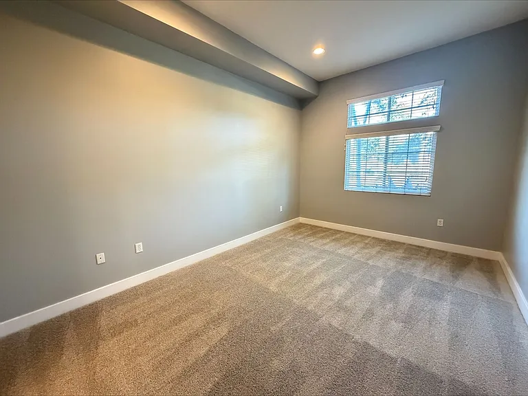 Axis 2300 Apartments — Photo 60