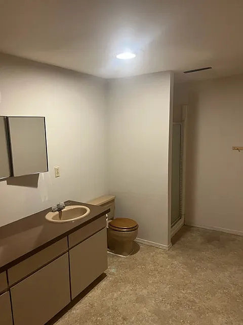 7 bed, 2936 sqft, $2,100 — Photo 4
