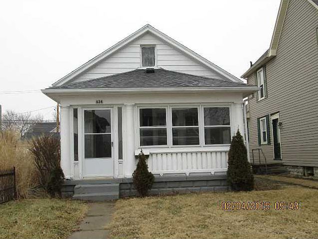 1st image of 634 W Ash St