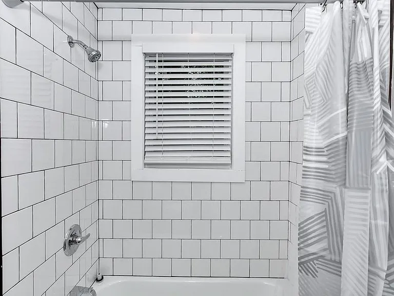 2910 Wilson Dr NW — Photo 9