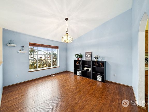 5th image of 19515 79 Avenue Ct E