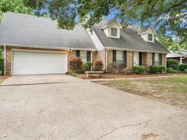 331 Emerson Dr, Hattiesburg, MS 39401