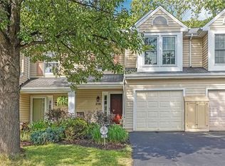 259 Commons Dr, Oakmont, PA 15139