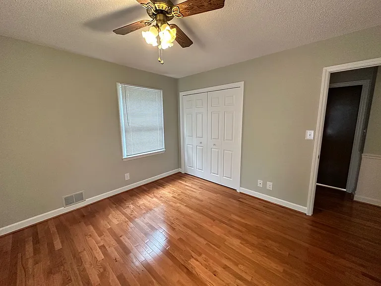 204 N Oak Grove Ext — Photo 22