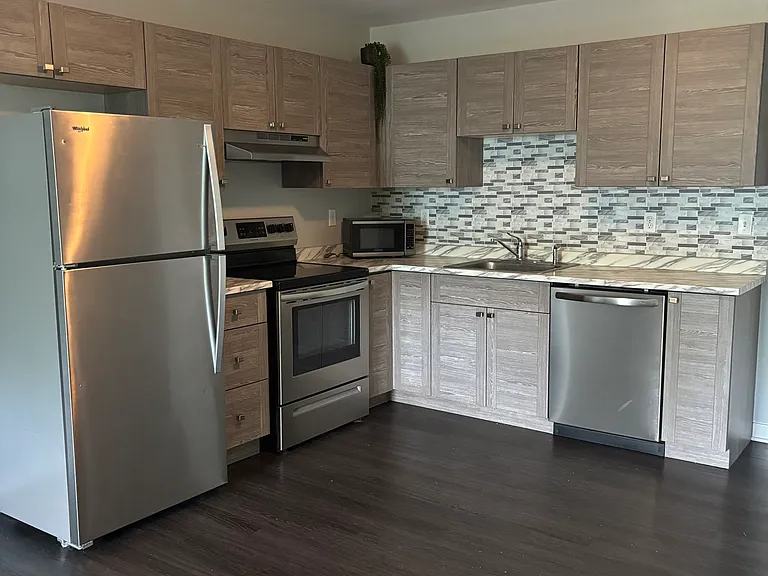 49 Taylor Ave — Photo 4