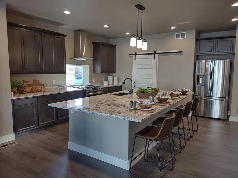160 Chapel Hill Cir — Photo 1