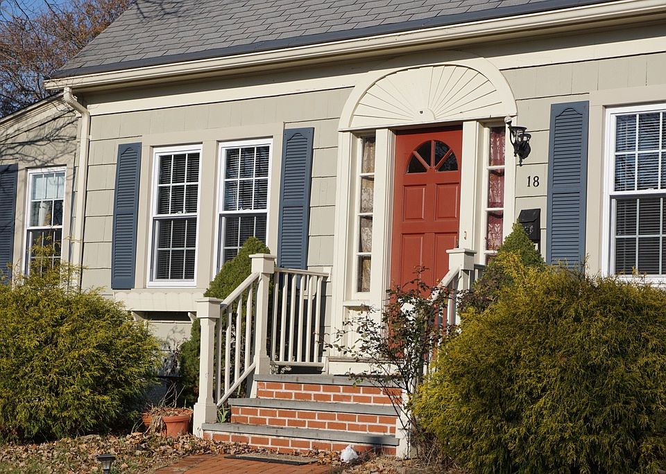 1st image of 18 Miller Ave