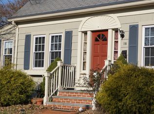 18 Miller Ave, Rumford, RI 02916