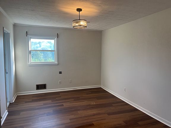4th image of 1130 Kinnett Rd