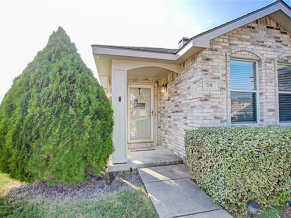 3rd image of 701 Odenville Dr