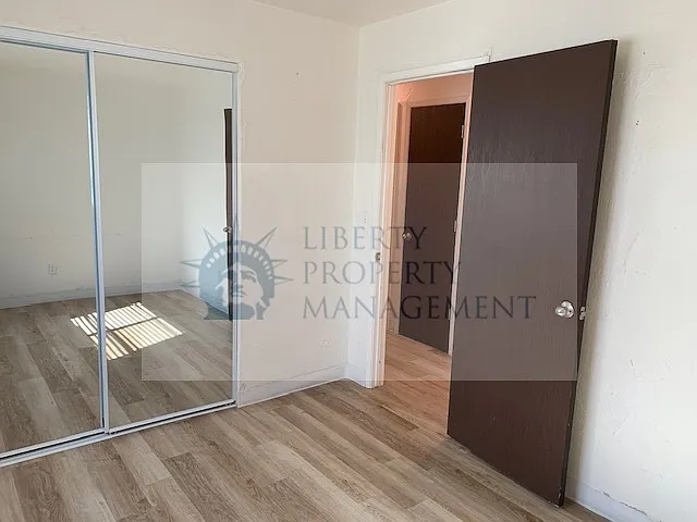 1041 S Hutchins St #3 — Photo 6