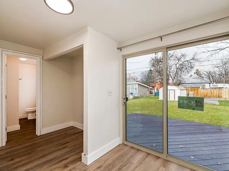2500 W Madison Ave — Photo 13