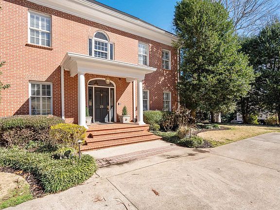 3rd image of 25 Club Forest Ln