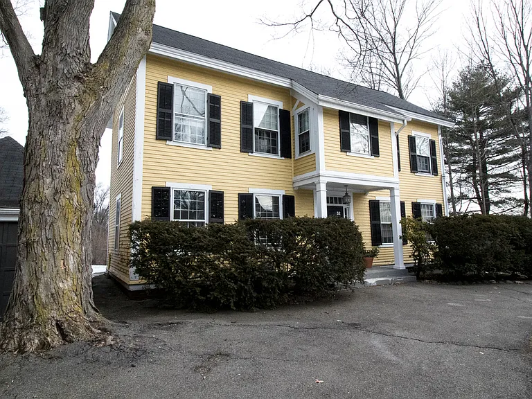 52 Maple St — Photo 11