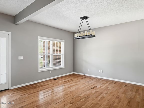 5th image of 6 Moore Drive