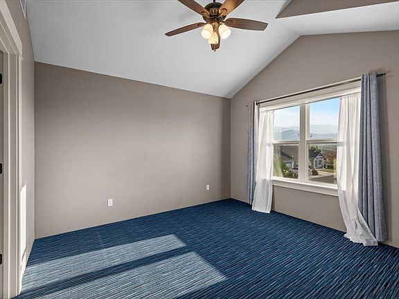 3rd image of 245 Wintersage Cir