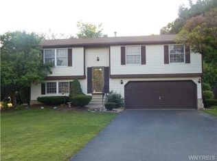 5836 Sandy Ln, Lockport, NY 14094