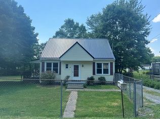 54 Crawford St, Oak Hill, WV 25901