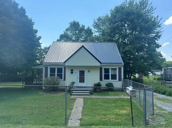54 Crawford St, Oak Hill, WV 25901