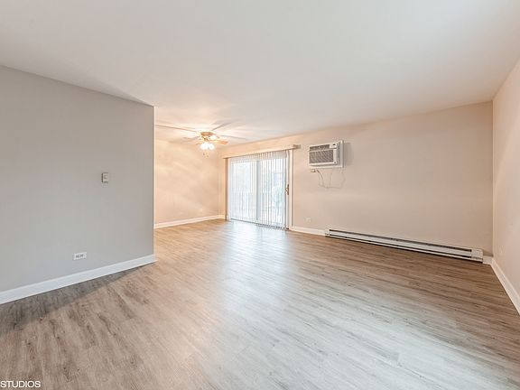 2nd image of 15810 Terrace Dr #U2e