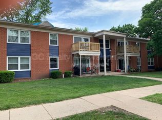 11 Simpson St #F, Geneva, IL 60134