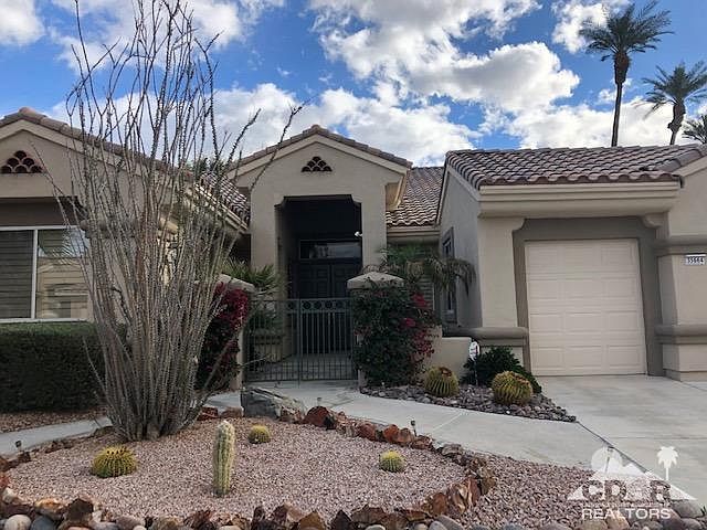 2nd image of 35664 Rosemont Dr