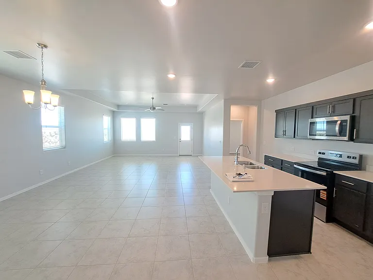 1048 San Cristobal Dr — Photo 2