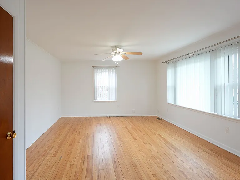 2305 River Rd — Photo 11