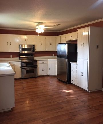 3rd image of 108 Austin Dr S