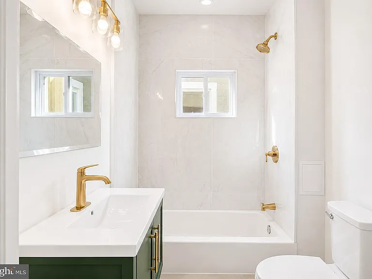 1519 N Dover St — Photo 16