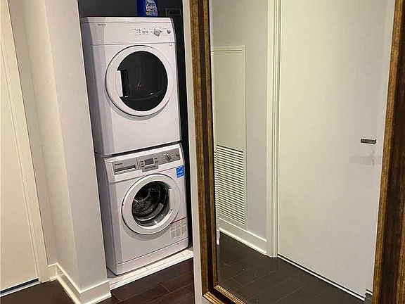 2nd image of 15 Grenville St #710
