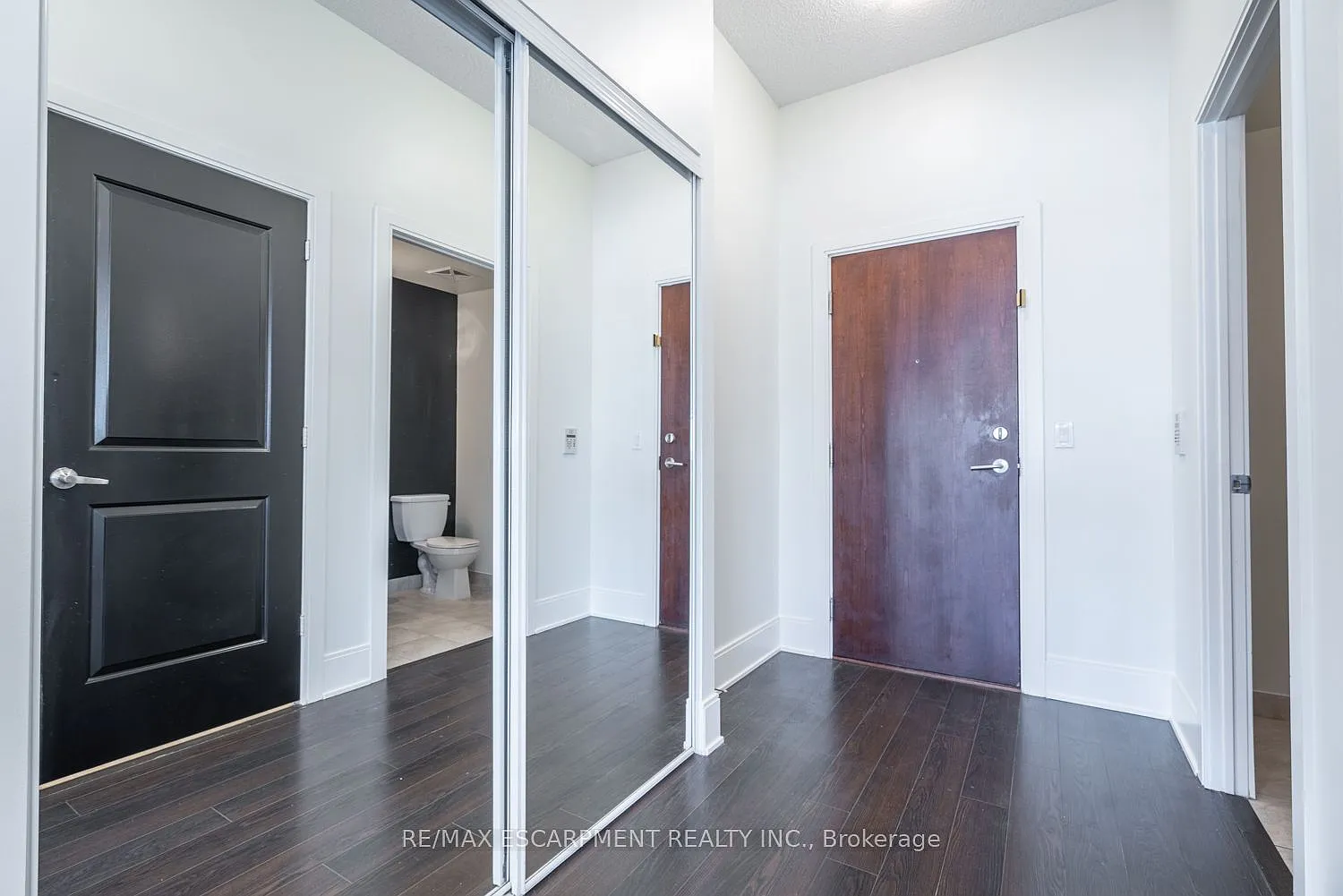 2 bed, $3,600 — Photo 3